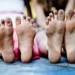 【医師監修】足が痛い!? 2歳でも成長痛になる原因と対処法
