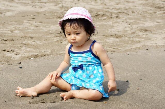 夏にプールデビュー 2歳児の水着の選び方とサイズ感は たまgoo