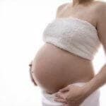 妊娠初期におなかが張る原因・対処法・注意点