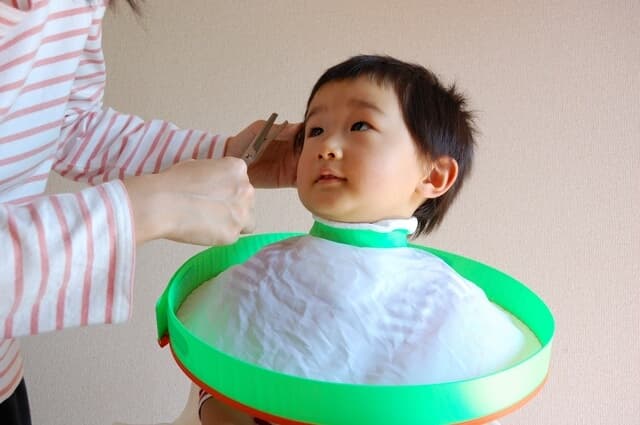2歳の子を自宅でヘアカット 上手に切る方法は たまgoo