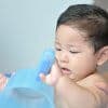 【医師監修】【夏に子どもがかかりやすい感染症】咽頭結膜熱(プール熱)の原因・症状・対処方法は?
