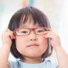 親の遺伝が関係あり？！子どもの視力を低下させない3つの予防方法