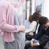 毎日大変!妊娠中の電車通勤を少しでも楽にする方法は?