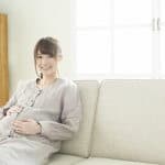 【妊娠18週】おなかの大きさが目立つ!赤ちゃんの成長とママの体の変化まとめ