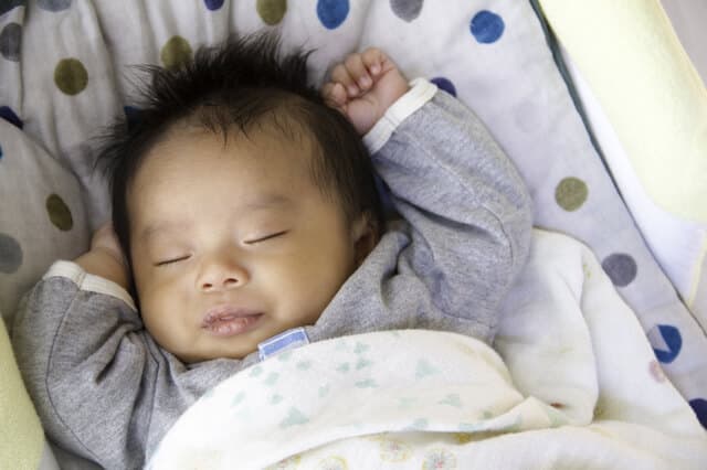 赤ちゃんの後頭部が薄くなってきた 寝ハゲの原因と対処法 たまgoo