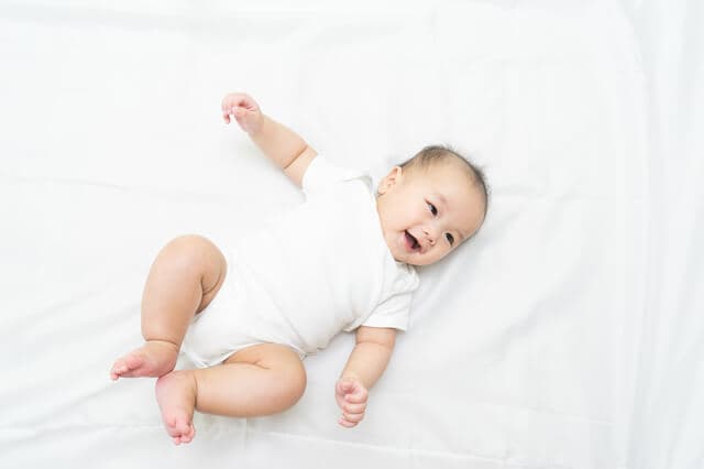 赤ちゃんの微笑み ほほえみ はいつ作られる 生理的微笑と社会的微笑ってなに たまgoo