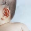赤ちゃんの聴力はどのくらい？月齢別にみる変化とその推移