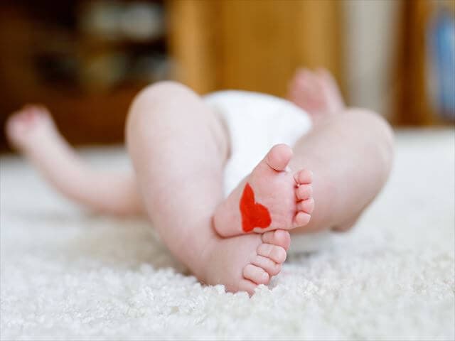 3カ月の赤ちゃんの足