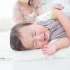 赤ちゃんが寝起きに絶対泣くから困る！いつから泣かないで起きるようになる？